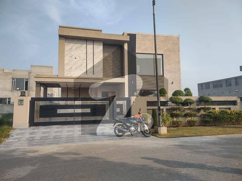 ڈی ایچ اے فیز 7 ڈیفنس (ڈی ایچ اے),لاہور میں 5 کمروں کا 1 کنال مکان 8.8 کروڑ میں برائے فروخت۔
