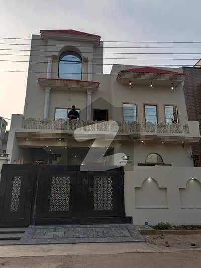 الرحمان گارڈن فیز 2 الرحمان گارڈن,لاہور میں 5 کمروں کا 7 مرلہ مکان 1.85 کروڑ میں برائے فروخت۔