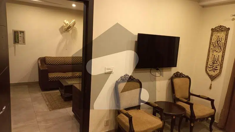 1 BED FULLY FURNISHED BRAND NEW EXCELLENT LUXURY IDEAL FLAT FOR RENT IN BAHRIA TOWN LAHORE