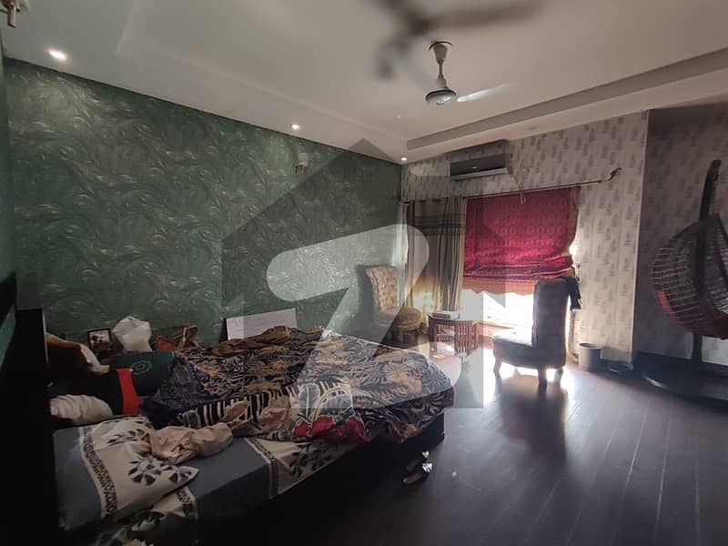 بحریہ ٹاؤن فیز 5 بحریہ ٹاؤن راولپنڈی,راولپنڈی میں 3 کمروں کا 11 مرلہ مکان 4.45 کروڑ میں برائے فروخت۔