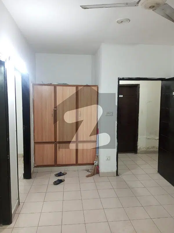 TWO BEDROOMS UNFURNISHED APPARTMENT