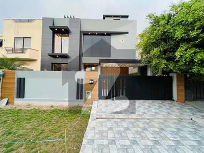 10 Marla Most Beautiful House For Sale