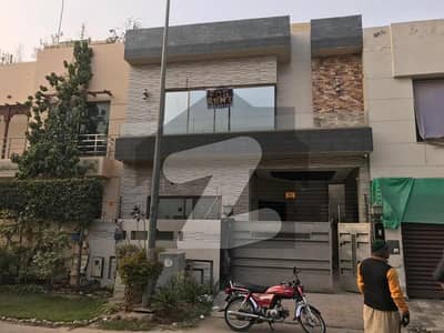 5 Marla Independent House Available For Rent In Formanites Housing Scheme - Block M Lahore.