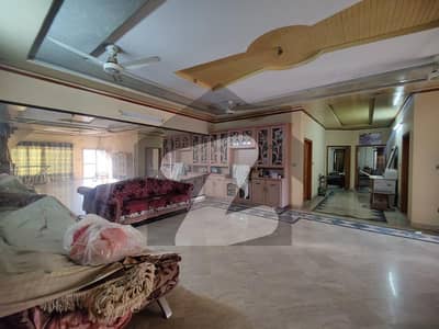 سبزہ زار سکیم لاہور میں 6 کمروں کا 1 کنال مکان 2.5 لاکھ میں کرایہ پر دستیاب ہے۔