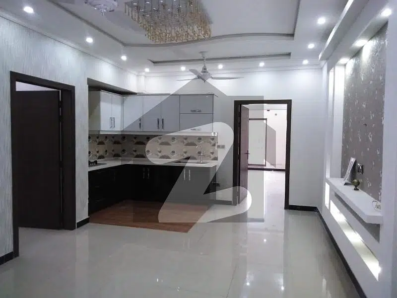 THREE BEDROOM UNFURNISHED APARTMENT FOR RENT