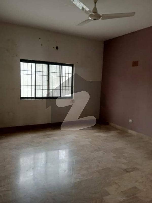 3 BEDROOM 500 SQUARE YARD PORTION IS AVAILABLE FOR RENT DHA PHASE 6
