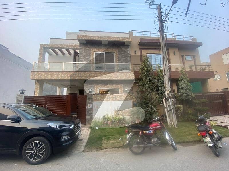 5 excellent house in dha 11 Rahbar
good Location