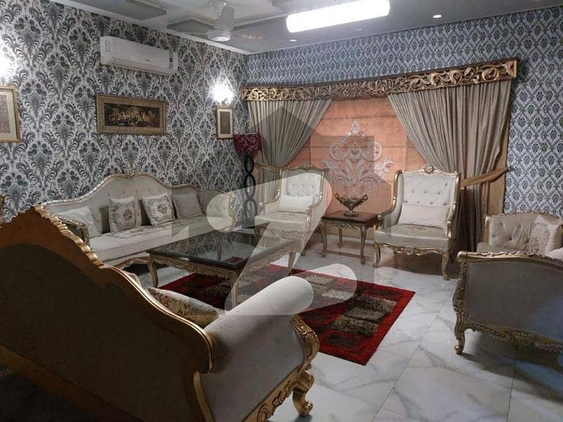 بحریہ ٹاؤن جاسمین بلاک بحریہ ٹاؤن سیکٹر سی,بحریہ ٹاؤن,لاہور میں 5 کمروں کا 1 کنال مکان 6.5 کروڑ میں برائے فروخت۔
