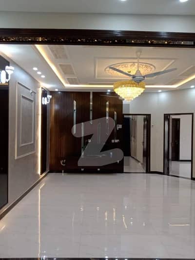 بحریہ ٹاؤن جینیپر بلاک بحریہ ٹاؤن سیکٹر سی,بحریہ ٹاؤن,لاہور میں 5 کمروں کا 10 مرلہ مکان 4.5 کروڑ میں برائے فروخت۔