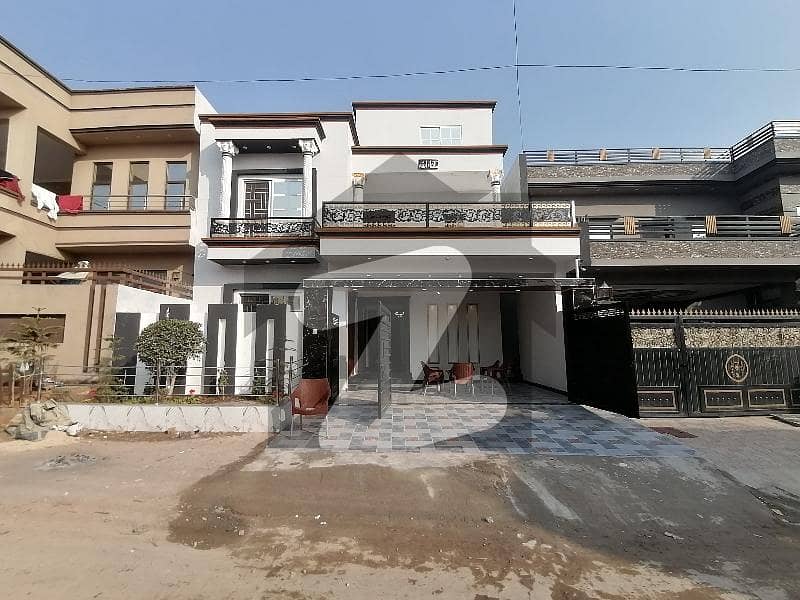 صنوبر سٹی اڈیالہ روڈ,راولپنڈی میں 5 کمروں کا 10 مرلہ مکان 3.15 کروڑ میں برائے فروخت۔