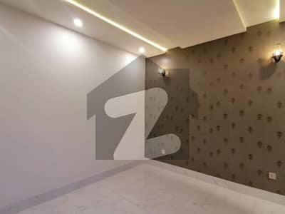 گلشنِِِ راوی ۔ بلاک جی گلشنِ راوی,لاہور میں 4 کمروں کا 7 مرلہ مکان 1.2 لاکھ میں کرایہ پر دستیاب ہے۔