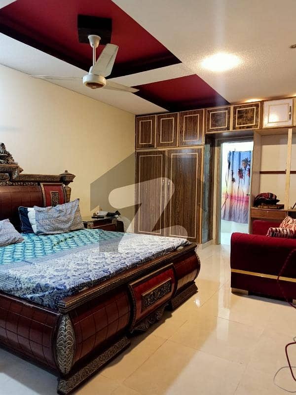 Clifton - Block 1 Urgent Sale Sea Rock Apt Flat Sized 2200 Square Feet Sea Facing And West Open For Sale