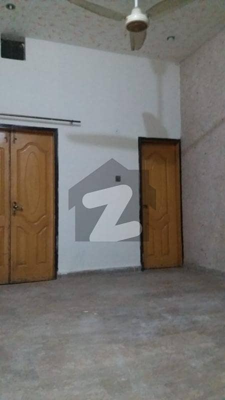 وینس ہاؤسنگ سکیم لاہور میں 2 کمروں کا 4 مرلہ فلیٹ 27.0 ہزار میں کرایہ پر دستیاب ہے۔