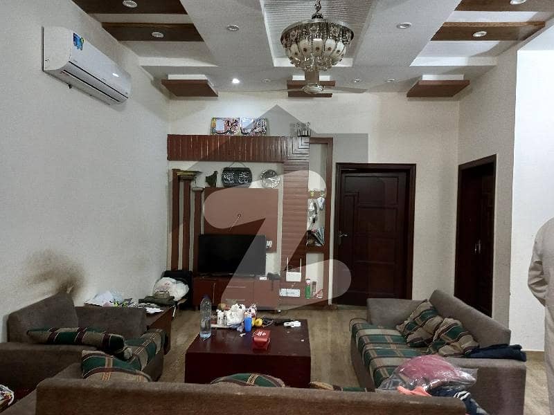 این ایف سی 1 لاہور میں 2 کمروں کا 10 مرلہ زیریں پورشن 50.0 ہزار میں کرایہ پر دستیاب ہے۔