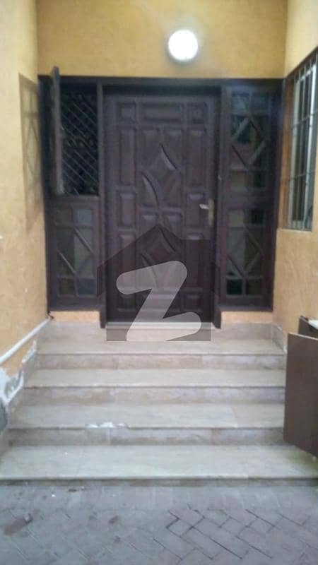 پی ای سی ایچ ایس بلاک 6 پی ای سی ایچ ایس,جمشید ٹاؤن,کراچی میں 7 کمروں کا 4 کنال مکان 8.1 کروڑ میں برائے فروخت۔