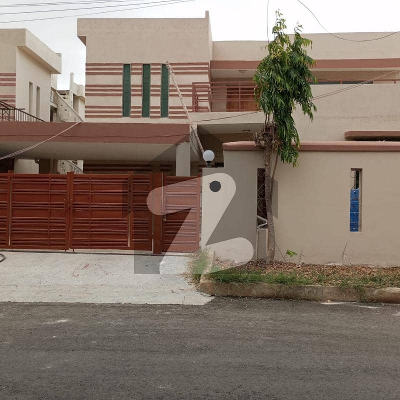 فالکن کمپلیکس فیصل کراچی میں 4 کمروں کا 14 مرلہ مکان 19.5 کروڑ میں برائے فروخت۔