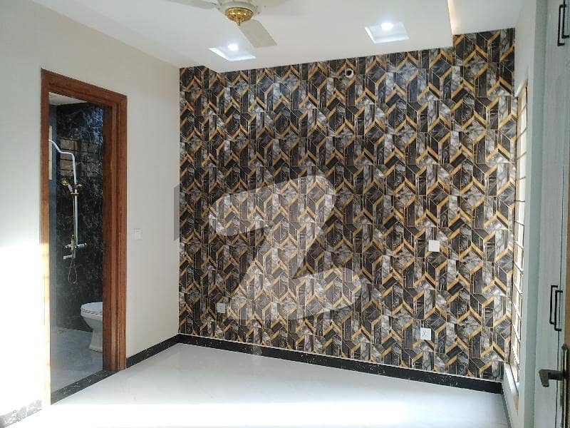 1800 Square Feet House For sale In G-8/2 Islamabad
