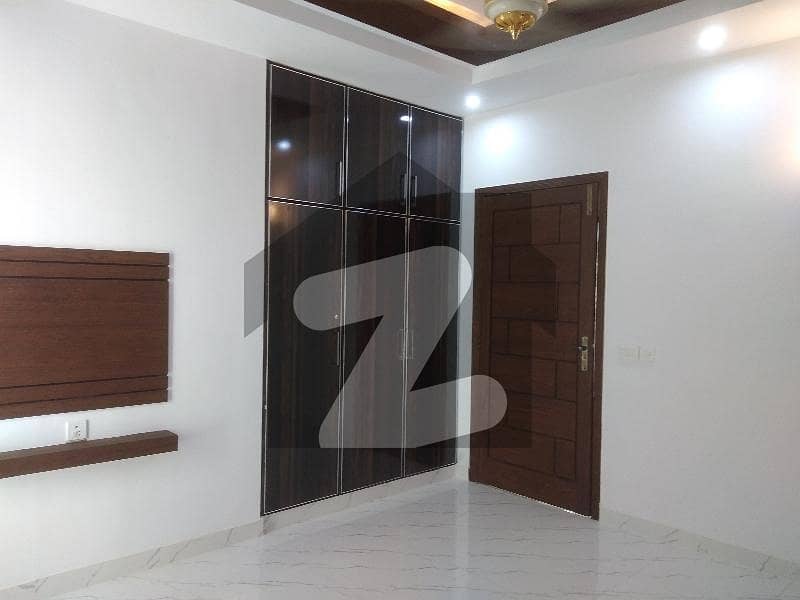 گرین سٹی لاہور میں 3 کمروں کا 5 مرلہ مکان 2.35 کروڑ میں برائے فروخت۔