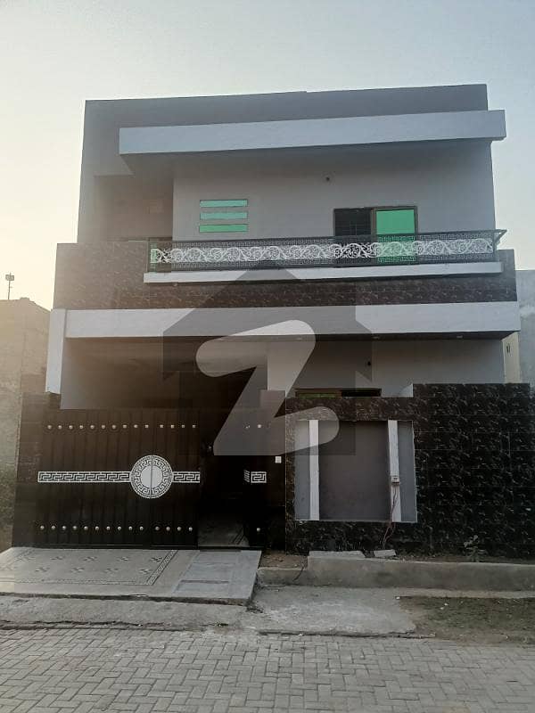 الجلیل گارڈن لاہور میں 4 کمروں کا 5 مرلہ مکان 1.3 کروڑ میں برائے فروخت۔