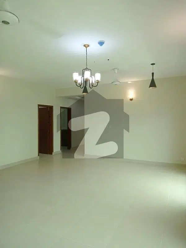 10 MARLA 3BED ROOM FLAT AVAILABLE FOR RENT WITH GAS IN ASKARI 11