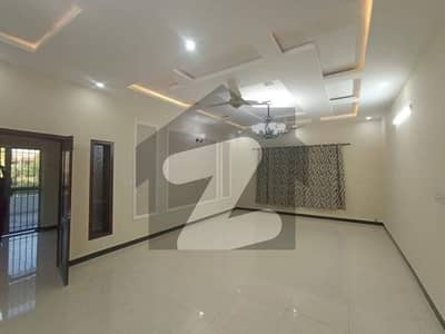 ڈی ایچ اے ڈیفینس فیز 2 ڈی ایچ اے ڈیفینس,اسلام آباد میں 3 کمروں کا 1 کنال زیریں پورشن 1.2 لاکھ میں کرایہ پر دستیاب ہے۔