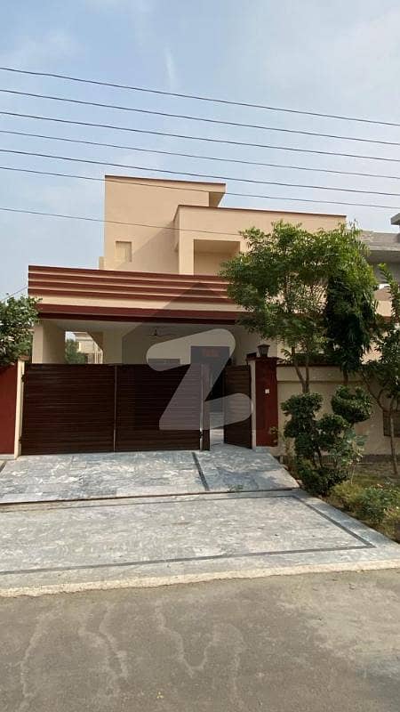 Slightly Used 10 Marla House At Ideal Location In Central Park Lahore For Sale