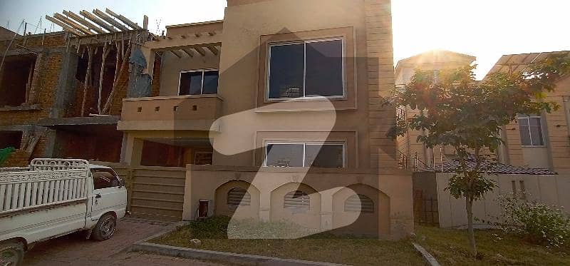 5 Marla Boulevard House For Sale In Bahria Town Phase 8