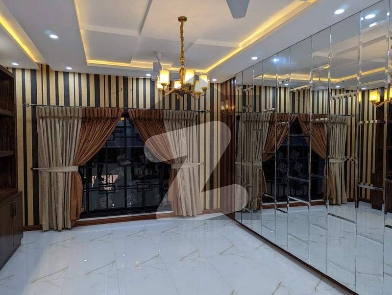 2 Kanal House For Sale 5 Beds Near Valencia Town Lahore