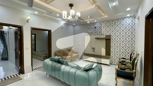 جوہر ٹاؤن فیز 2 جوہر ٹاؤن,لاہور میں 6 کمروں کا 5 مرلہ مکان 2.95 کروڑ میں برائے فروخت۔