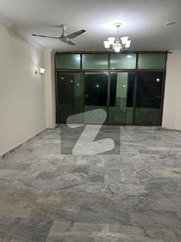 2300 sqft 3 bedrooms Apartment For Rent in Khudadad Heights E-11 Islamabad