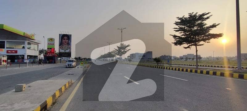 ڈی ایچ اے فیز 7 - بلاک زیڈ ڈی ایچ اے فیز 7,ڈیفنس (ڈی ایچ اے),لاہور میں 1 کنال رہائشی پلاٹ 1.9 کروڑ میں برائے فروخت۔