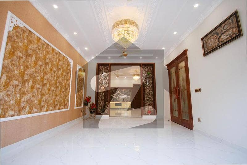 ڈی ایچ اے فیز 5 ڈیفنس (ڈی ایچ اے),لاہور میں 6 کمروں کا 1 کنال مکان 18.5 کروڑ میں برائے فروخت۔