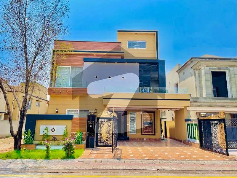 10 Marla House for Sale in Bahria Town Lahore