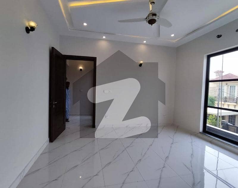 ایڈن سٹی ایڈن,لاہور میں 4 کمروں کا 10 مرلہ مکان 1.9 لاکھ میں کرایہ پر دستیاب ہے۔
