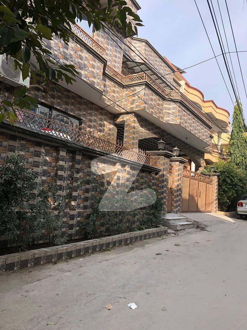 نیو لالہ زار راولپنڈی میں 5 کمروں کا 10 مرلہ مکان 2.75 کروڑ میں برائے فروخت۔