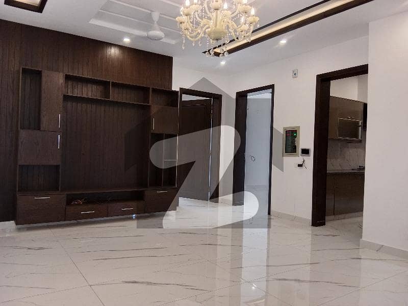 اسٹیٹ لائف ہاؤسنگ فیز 1 اسٹیٹ لائف ہاؤسنگ سوسائٹی,لاہور میں 5 کمروں کا 10 مرلہ مکان 3.95 کروڑ میں برائے فروخت۔