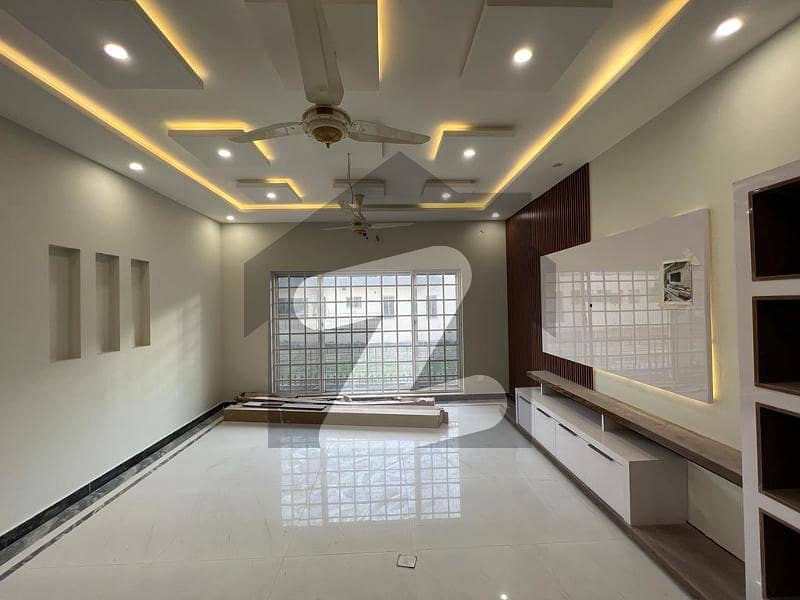 1 Kanal Brand New Portion With Separate Entrance Corner Portion