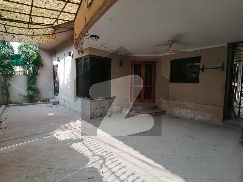 Solid Double Storey 5 Bed 10 Marla House For Sale In Shahtaj Colony Main Walton Road Lahore