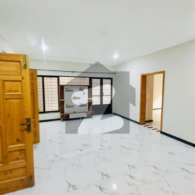 10 Marla New House for rent