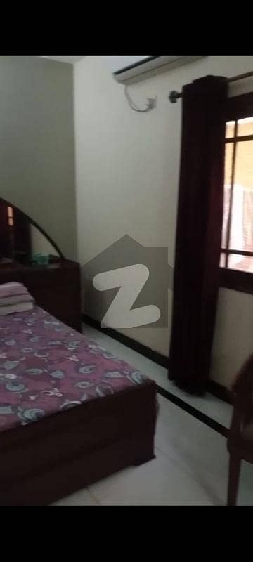 پی ای سی ایچ ایس بلاک 2 پی ای سی ایچ ایس,جمشید ٹاؤن,کراچی میں 4 کمروں کا 11 مرلہ زیریں پورشن 4.25 کروڑ میں برائے فروخت۔