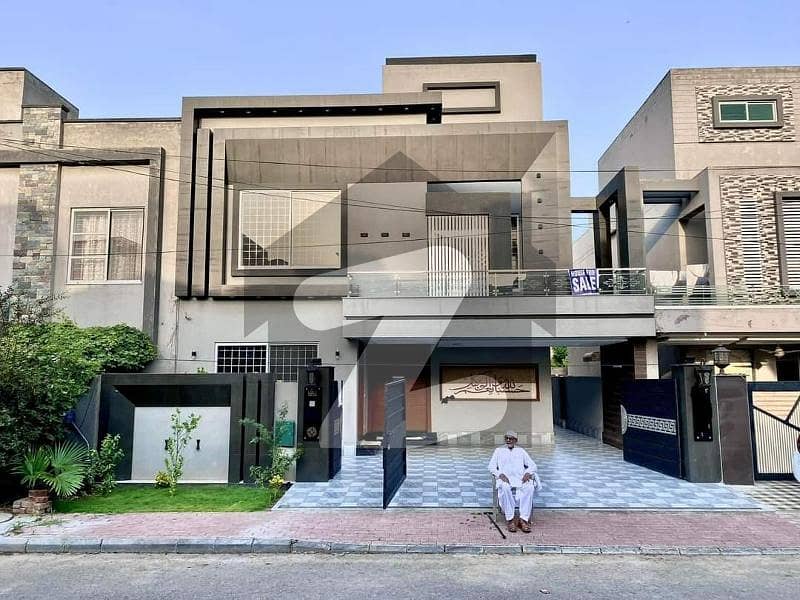 10 Marla House Available For Rent In Jasmine Block Sector C Bahria Town