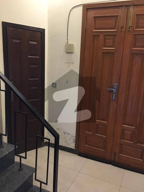 الحمرا ٹاؤن لاہور میں 3 کمروں کا 3 مرلہ مکان 55.0 ہزار میں کرایہ پر دستیاب ہے۔