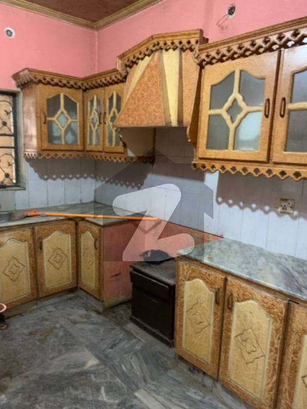 5 Marlah 3 story House for Rent