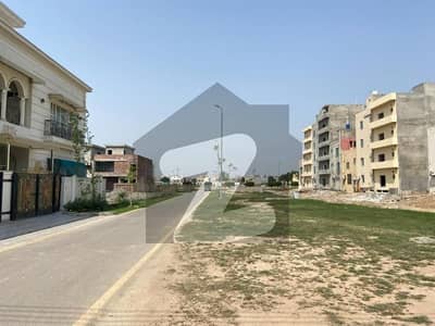 Get Your Hands On Residential Plot In Lahore Best Area