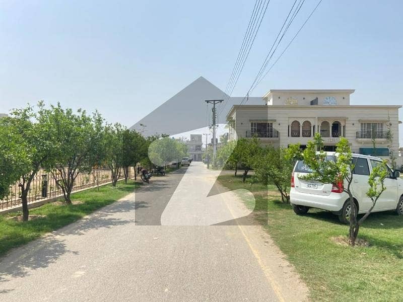 Residential Plot Sized 10 Marla Available In Park View City - Silver Block