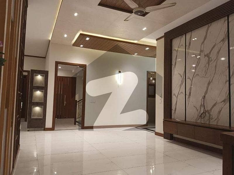 ڈی ایچ اے فیز 6 ڈی ایچ اے ڈیفینس,کراچی میں 6 کمروں کا 2 کنال مکان 40.0 کروڑ میں برائے فروخت۔