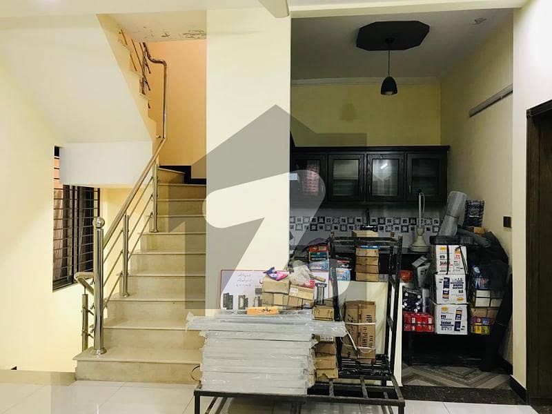 میڈیا ٹاؤن ۔ بلاک اے میڈیا ٹاؤن,راولپنڈی میں 4 کمروں کا 5 مرلہ مکان 3.3 کروڑ میں برائے فروخت۔