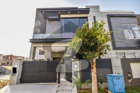 5 Marla Modern House For Rent In Very Hot Location 9 Town Dha
