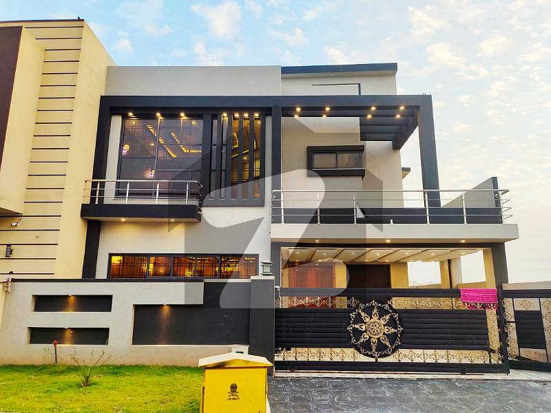10 MARLA LUXURY HOUSE FOR SALE