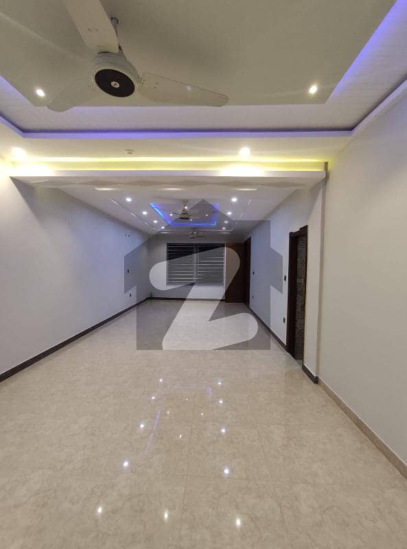 ڈی ۔ 12 اسلام آباد میں 6 کمروں کا 16 مرلہ مکان 2.9 لاکھ میں کرایہ پر دستیاب ہے۔